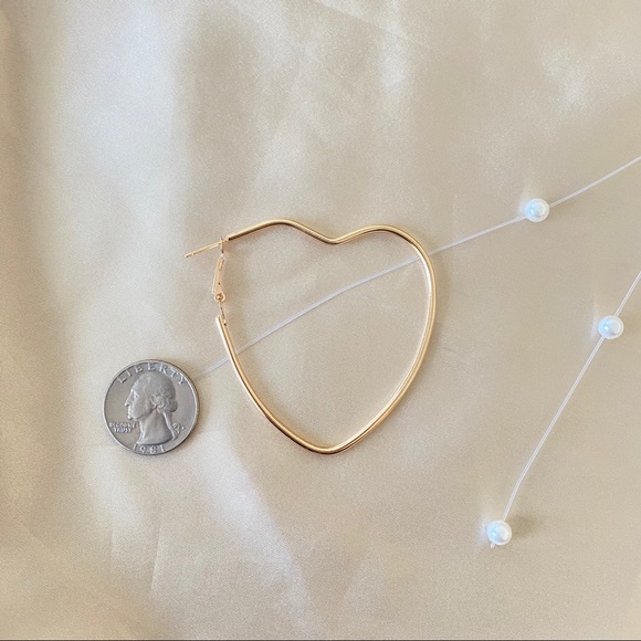 Heart Hoops Hoop Earrings Minimalist - Picture 12 of 13